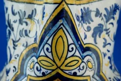 Antike Majolikierte Keramik Krug Vase aus der Renaissance von Montelupo Fiorentino
