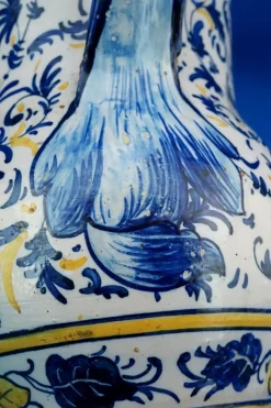Antike Majolikierte Keramik Krug Vase aus der Renaissance von Montelupo Fiorentino