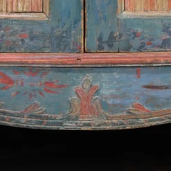 Antiker bemalter schwedischer Volkskunst Eckschrank, 1840