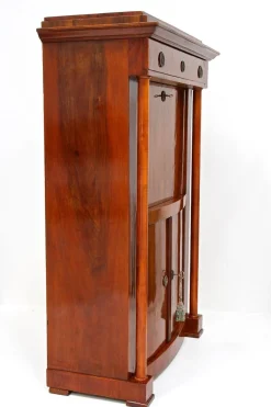 Antiker Biedermeier Sekretär aus Nussholz, 1825