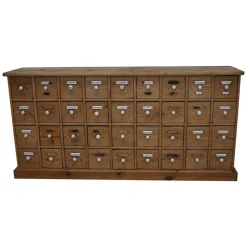 Antiker deutscher Apothekerschrank aus Kiefernholz mit Emailleschilden, 1900er