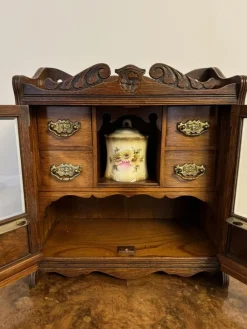 Antiker edwardianischer Rauchschrank aus geschnitzter Eiche, 1900