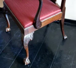 Antiker englischer Stuhl im Chippendale Stil