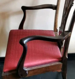 Antiker englischer Stuhl im Chippendale Stil