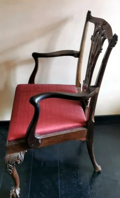 Antiker englischer Stuhl im Chippendale Stil