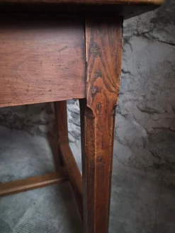 Antiker französischer Bauerntisch aus Kirschholz, 1750er