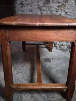 Antiker französischer Bauerntisch aus Kirschholz, 1750er