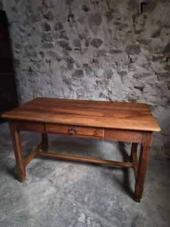 Antiker französischer Bauerntisch aus Kirschholz, 1750er