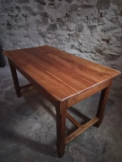 Antiker französischer Bauerntisch aus Kirschholz, 1750er