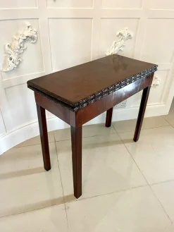 Antiker George III Chippendale Kartentisch aus geschnitztem Mahagoni, 1780er