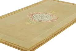 Antiker goldener Läufer mit floralem Medaillon von Aubusson