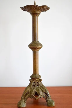 Antiker Kerzenständer aus Messing, 1880er