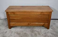 Antiker Koffer aus massivem Kirschholz, 1890er