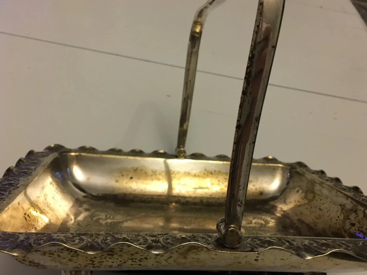 Antiker Korb aus versilbertem Messing