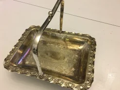 Antiker Korb aus versilbertem Messing
