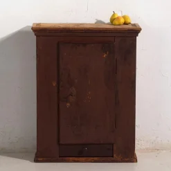 Antiker lackierter Schrank aus Kiefernholz, Mitteleuropa, 1900
