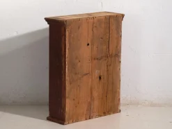 Antiker lackierter Schrank aus Kiefernholz, Mitteleuropa, 1900