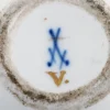 Antiker Meissen Krug aus handbemaltem Porzellan mit romantischer Szene