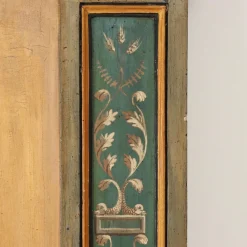 Antiker neoklassizistischer Bemalter Kamin aus Pappel, Italien, 1700er