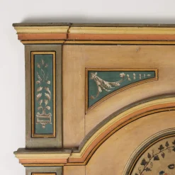 Antiker neoklassizistischer Bemalter Kamin aus Pappel, Italien, 1700er