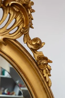 Antiker ovaler französischer Louis XV Spiegel mit vergoldetem Rahmen, 1913
