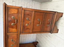 Antiker Schreibtisch aus dunklem Eibenholz mit Lederauflage, 1980