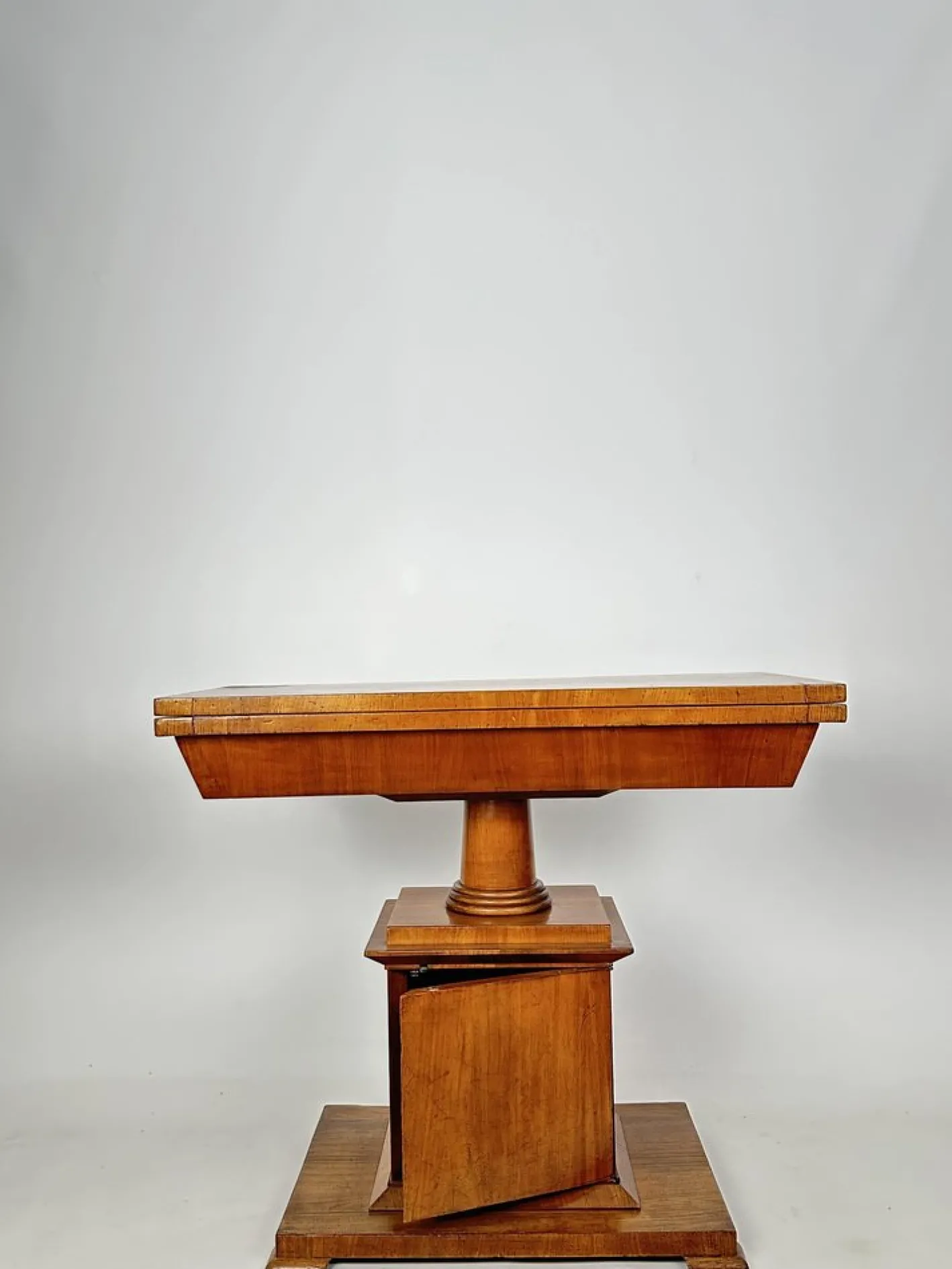 Antiker Spieltisch aus Kirschholz, 1820