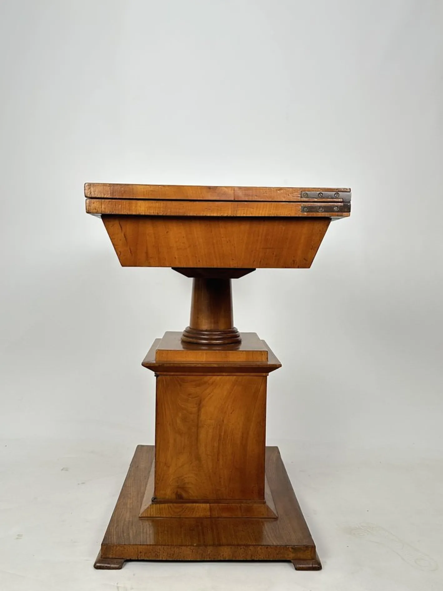 Antiker Spieltisch aus Kirschholz, 1820
