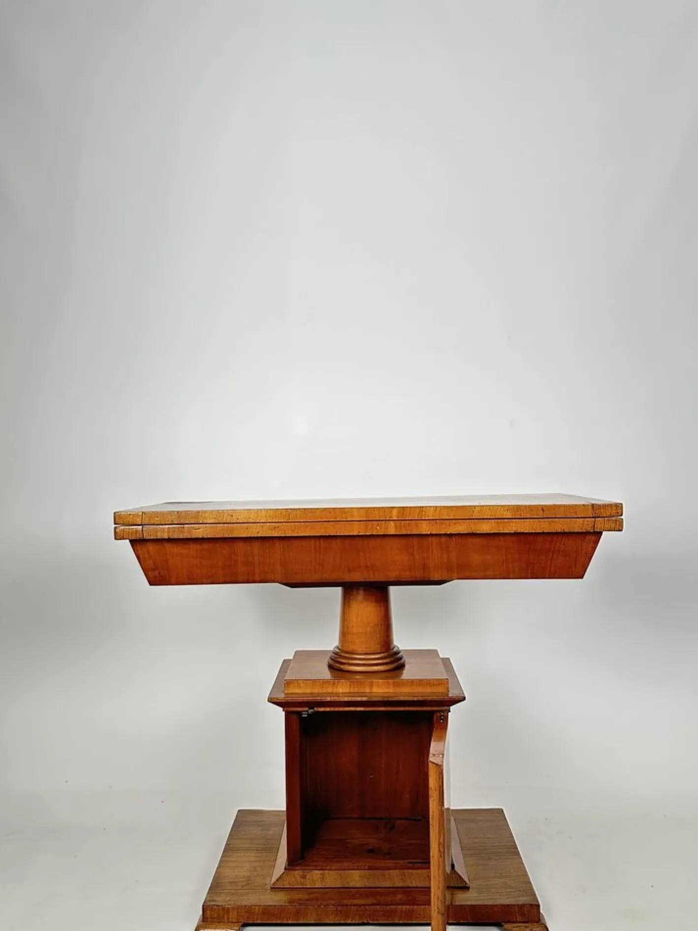 Antiker Spieltisch aus Kirschholz, 1820