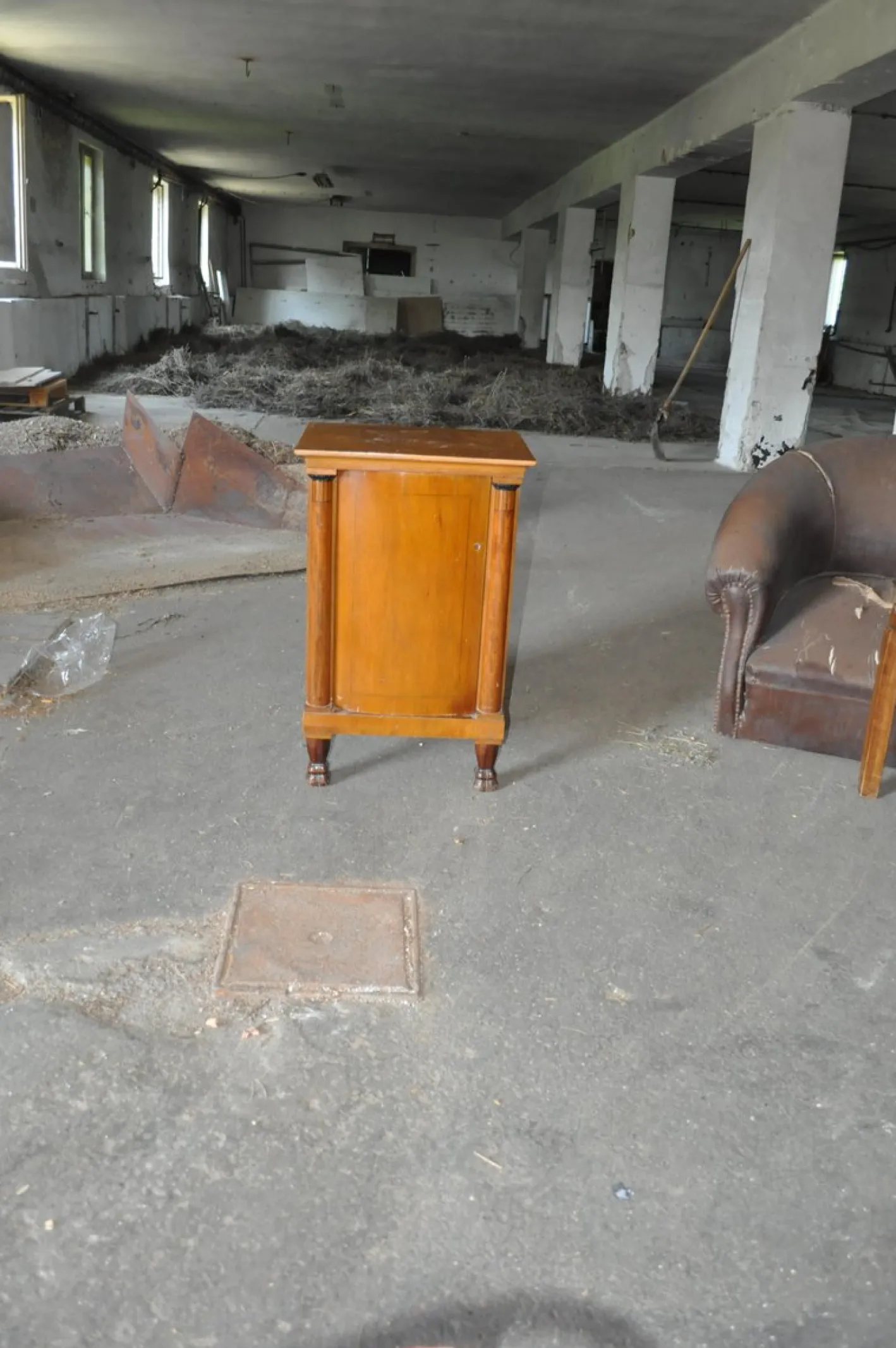 Antiker Ungarischer Biedermeier Nachttisch