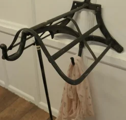 Antiker Wandbehang Sattelständer aus Eisen