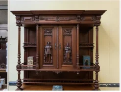 Antikes Buffet aus Nussholz, 1880er