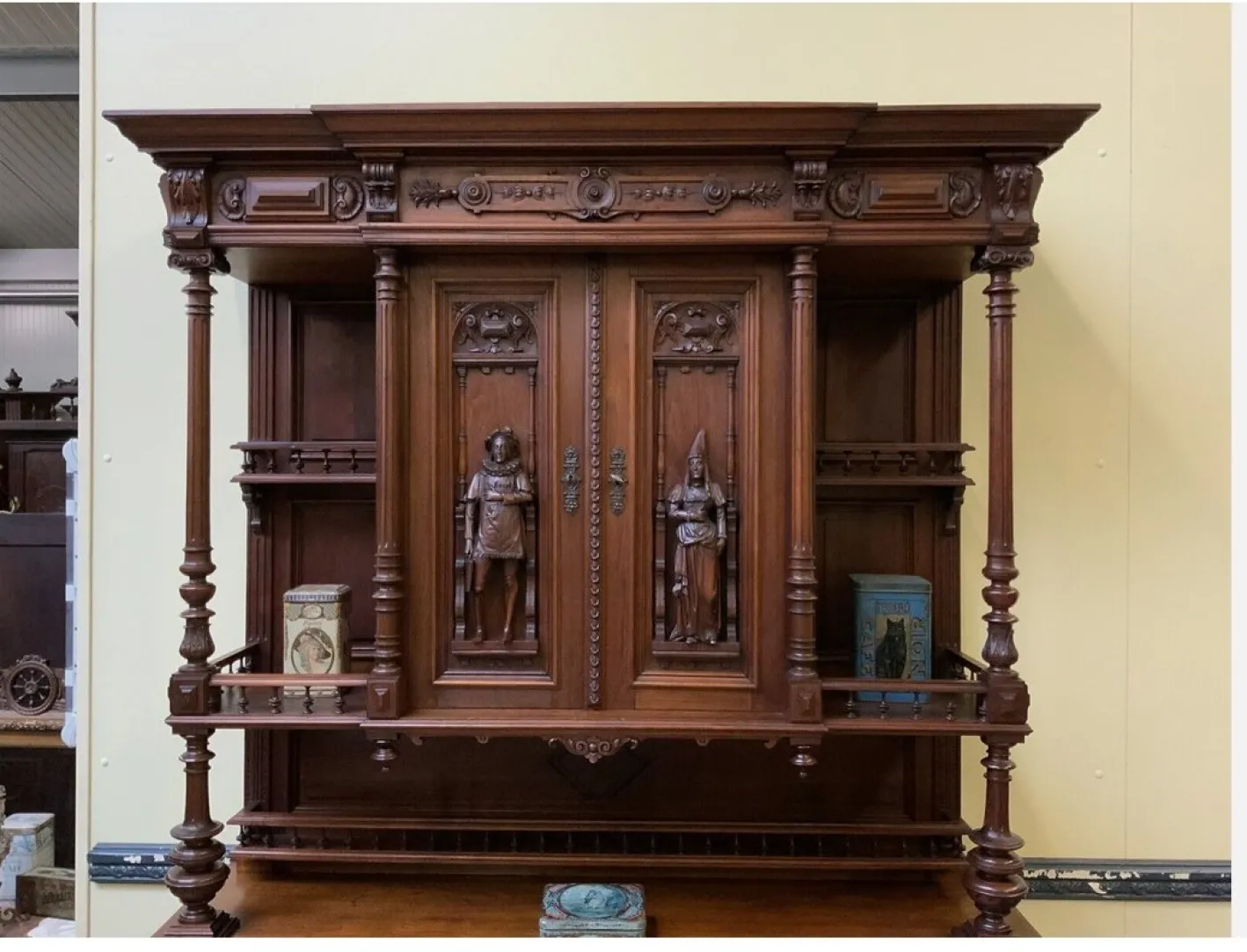 Antikes Buffet aus Nussholz, 1880er
