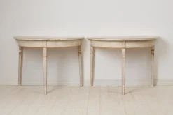Antike schwedische neoklassizistische Halbrunde Tische, 2er Set
