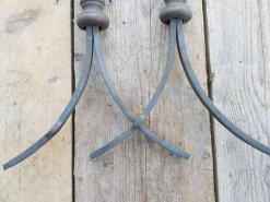 Antikes gotisches Treppengeländer Ornament