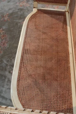 Antikes Sofa aus Rohrgeflecht