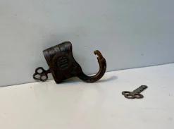 Antikes Yale Vorhängeschloss aus Messing & Bronze, 1920er