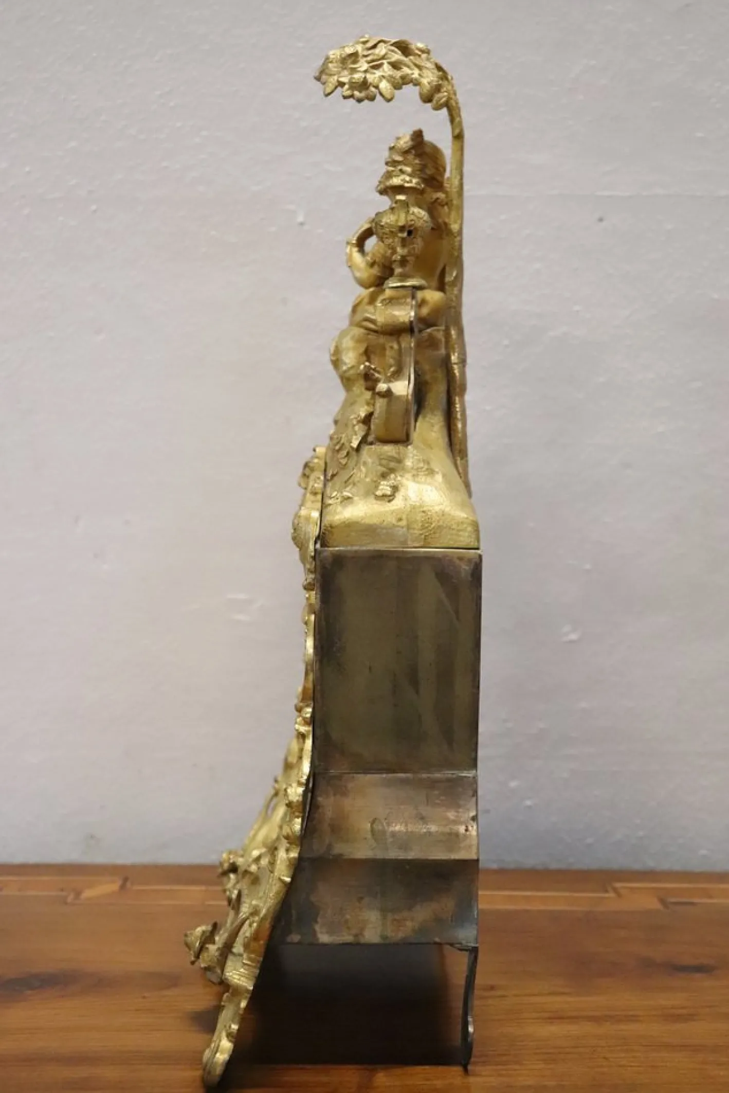 Antike Tischuhr aus Vergoldeter Bronze, 19. Jahrhundert