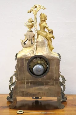 Antike Tischuhr aus Vergoldeter Bronze, 19. Jahrhundert