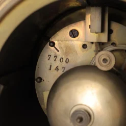Antike Uhr im Eklektischen Stil aus Bronze