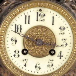Antike Uhr im Eklektischen Stil aus Bronze