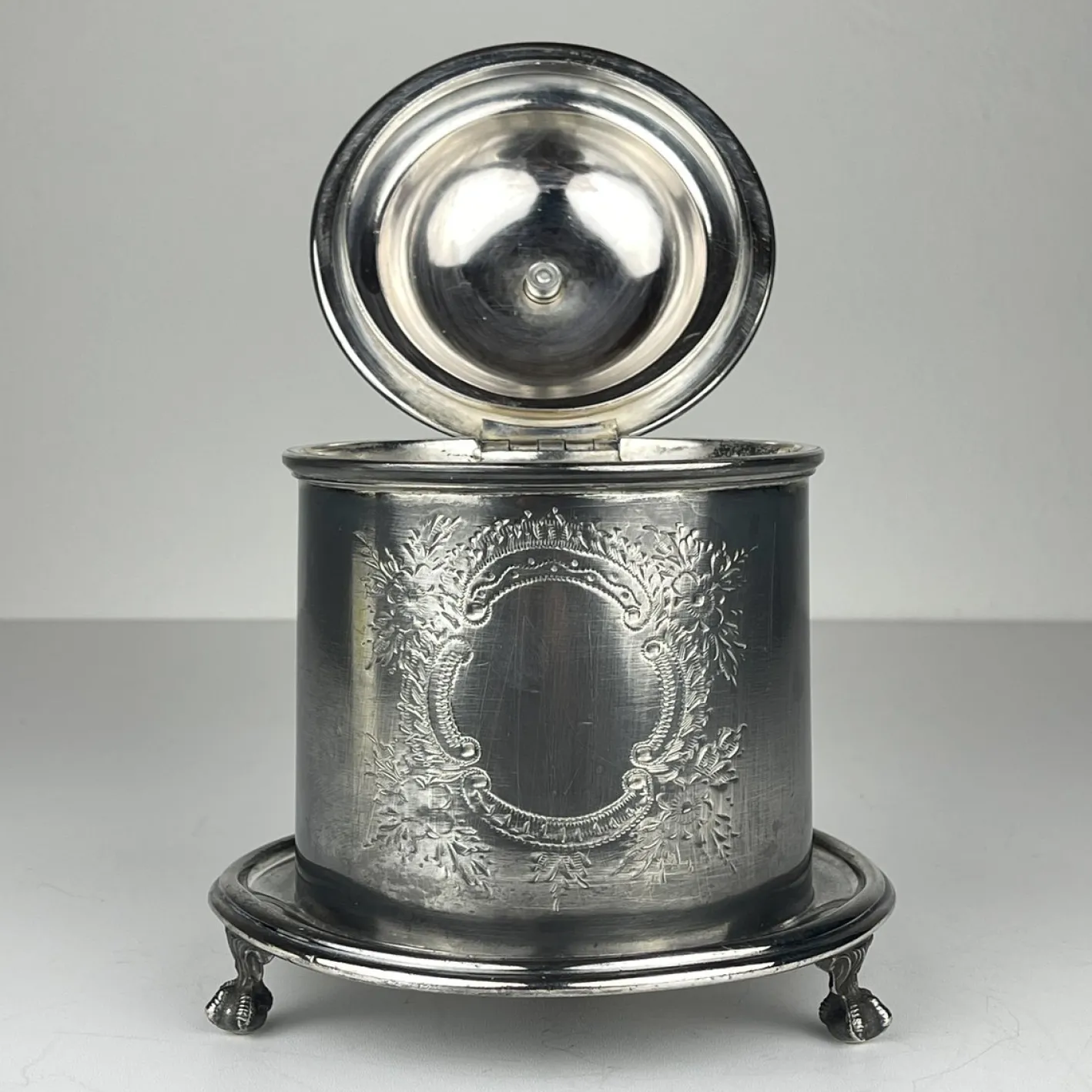 Antike versilberte Keksdose von James Deakin & Sons, 1890er
