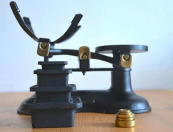 Antike Victor Waage von Robert Welch