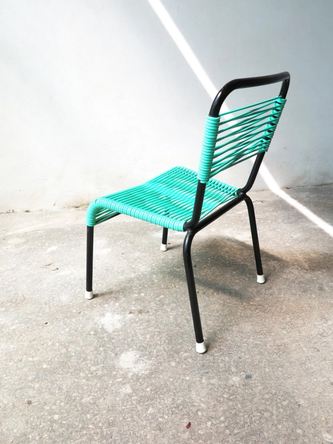 Aquamaringrüne Vintage Schnürsenkel aus schwarzem PVC und schwarzem Metallgestell, 1970er