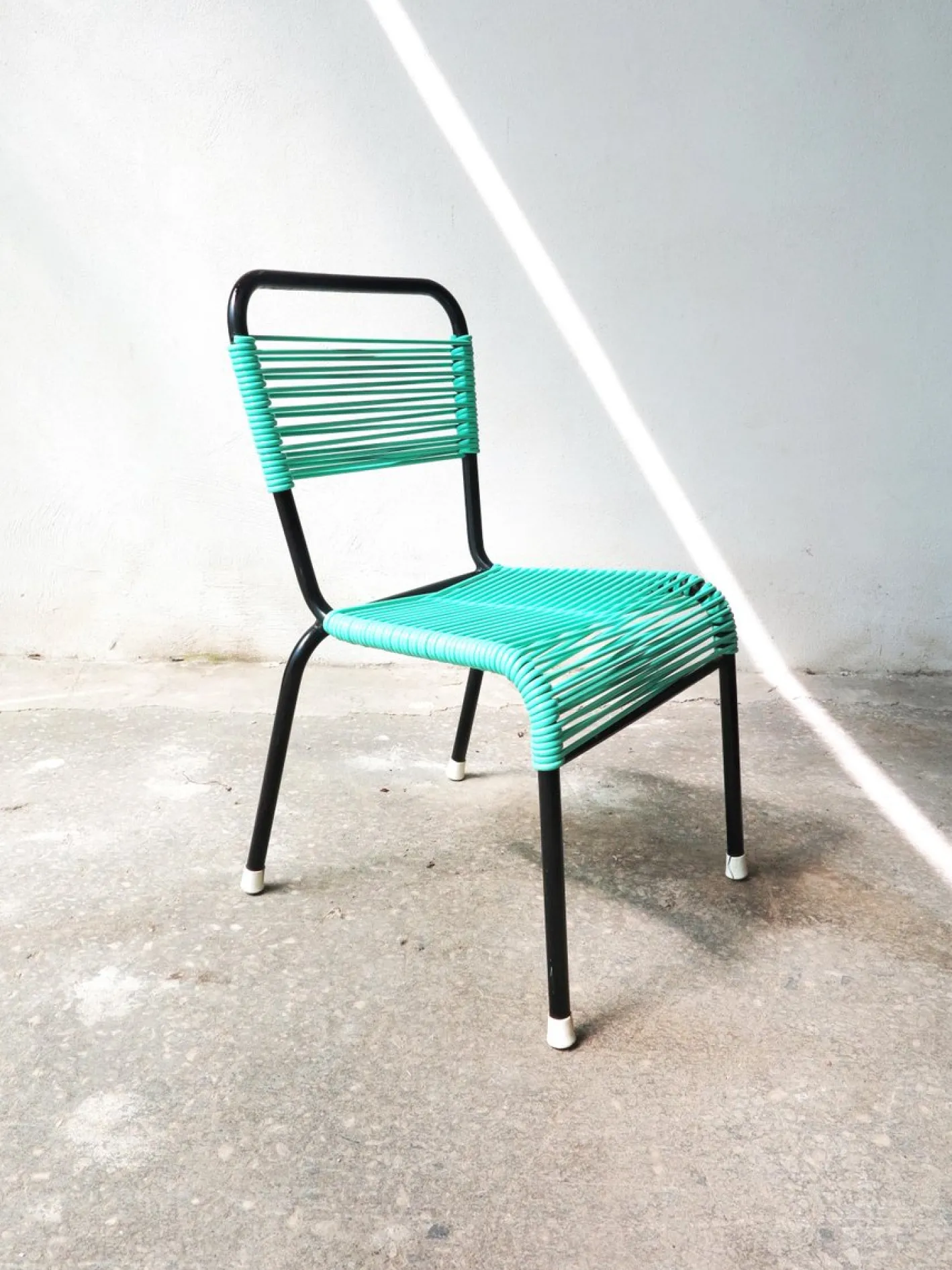 Aquamaringrüne Vintage Schnürsenkel aus schwarzem PVC und schwarzem Metallgestell, 1970er