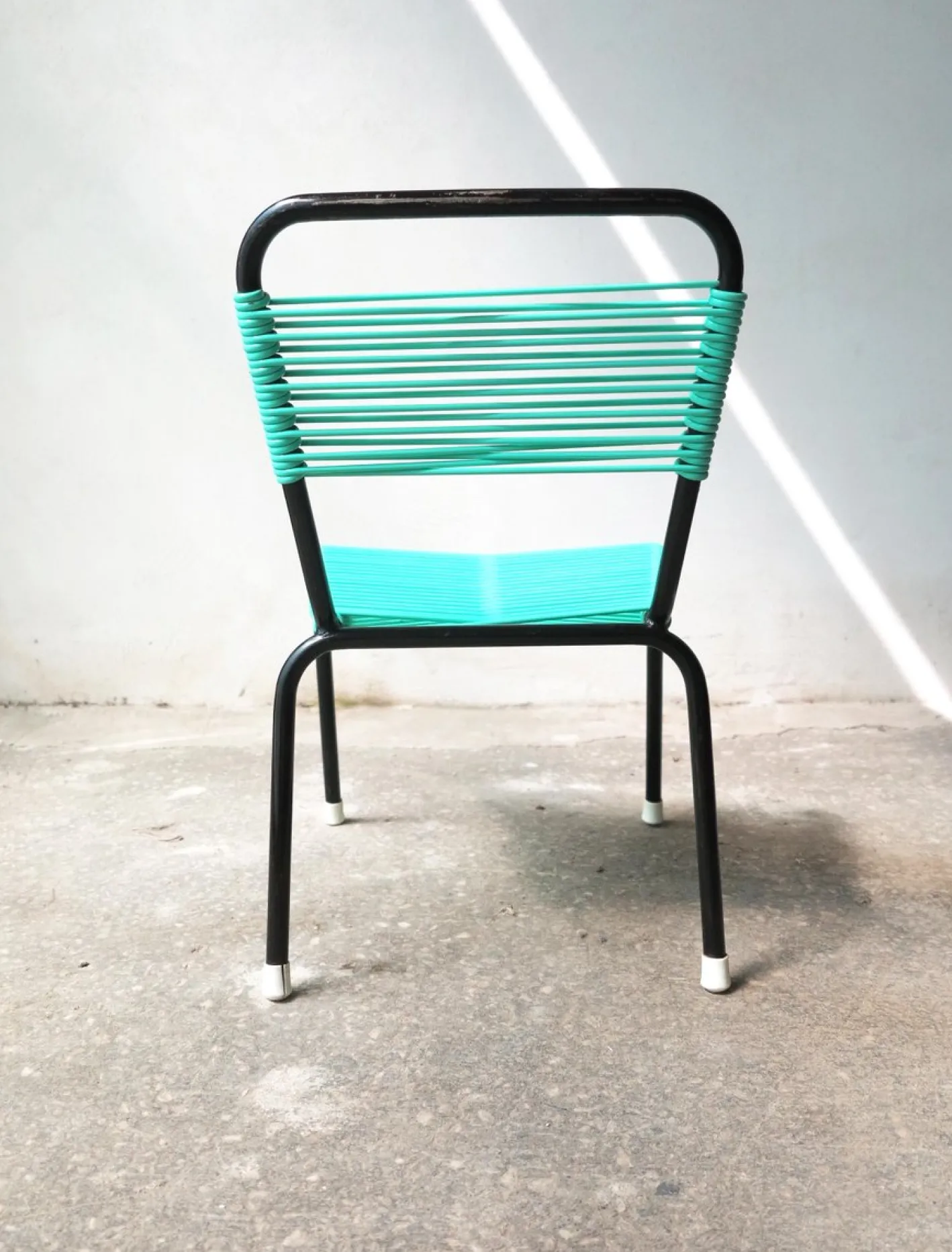 Aquamaringrüne Vintage Schnürsenkel aus schwarzem PVC und schwarzem Metallgestell, 1970er