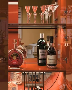 Arkos Barschrank von Ömer Öztürk