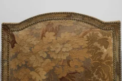 Armlehnstuhl aus geschnitztem Nussholz mit Kabriolbeinen & Bezug aus Tapisserie, 1880
