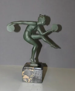 Art Deco Babbitt Tänzerin aus Gusseisen von Derenne, 1930
