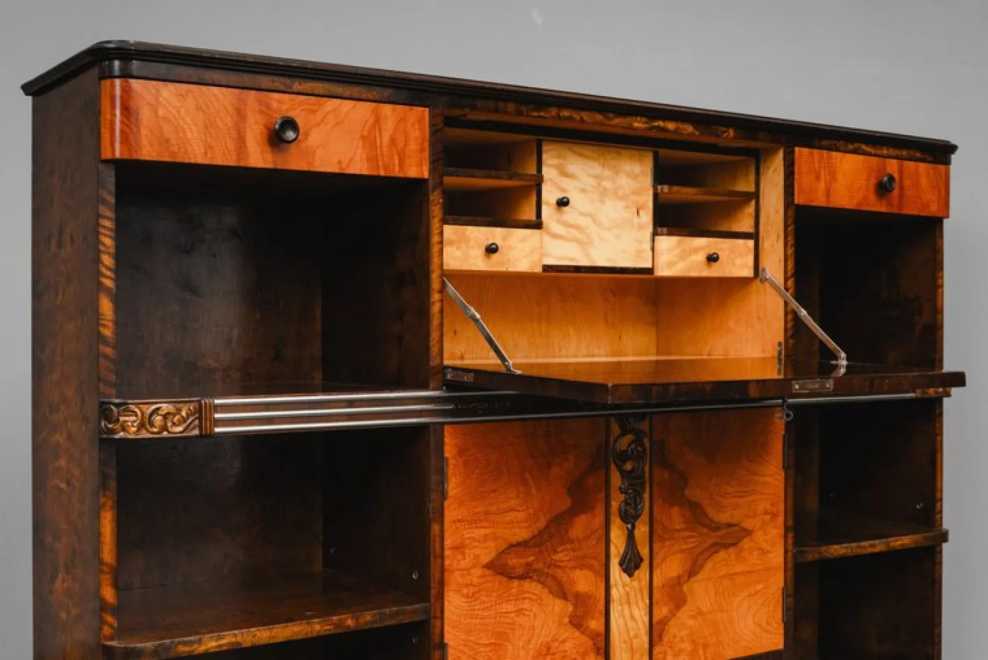 Art Deco Bücherregal mit Sekretär aus Birke & Nussholz